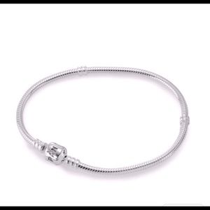 Pandora Moments Barrel Snake Chain Bracelet. NWOT.